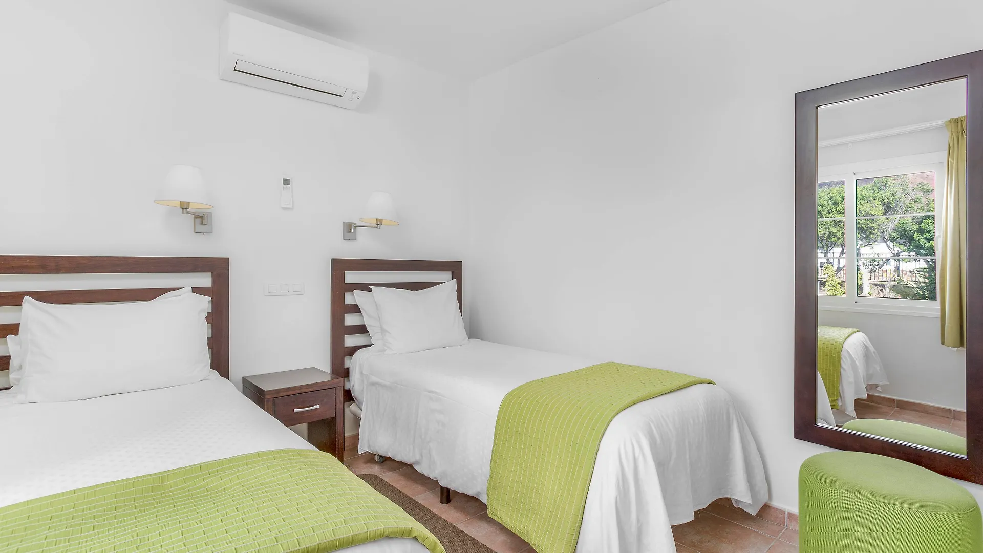 Aparthotel Jardines Del Sol Playa Blanca  Playa Blanca (Lanzarote)