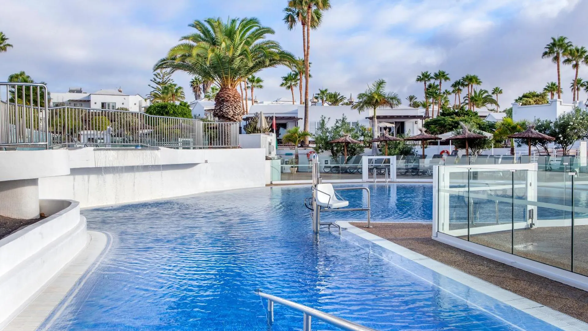 Aparthotel Jardines Del Sol Playa Blanca  4*, Playa Blanca (Lanzarote) Španělsko