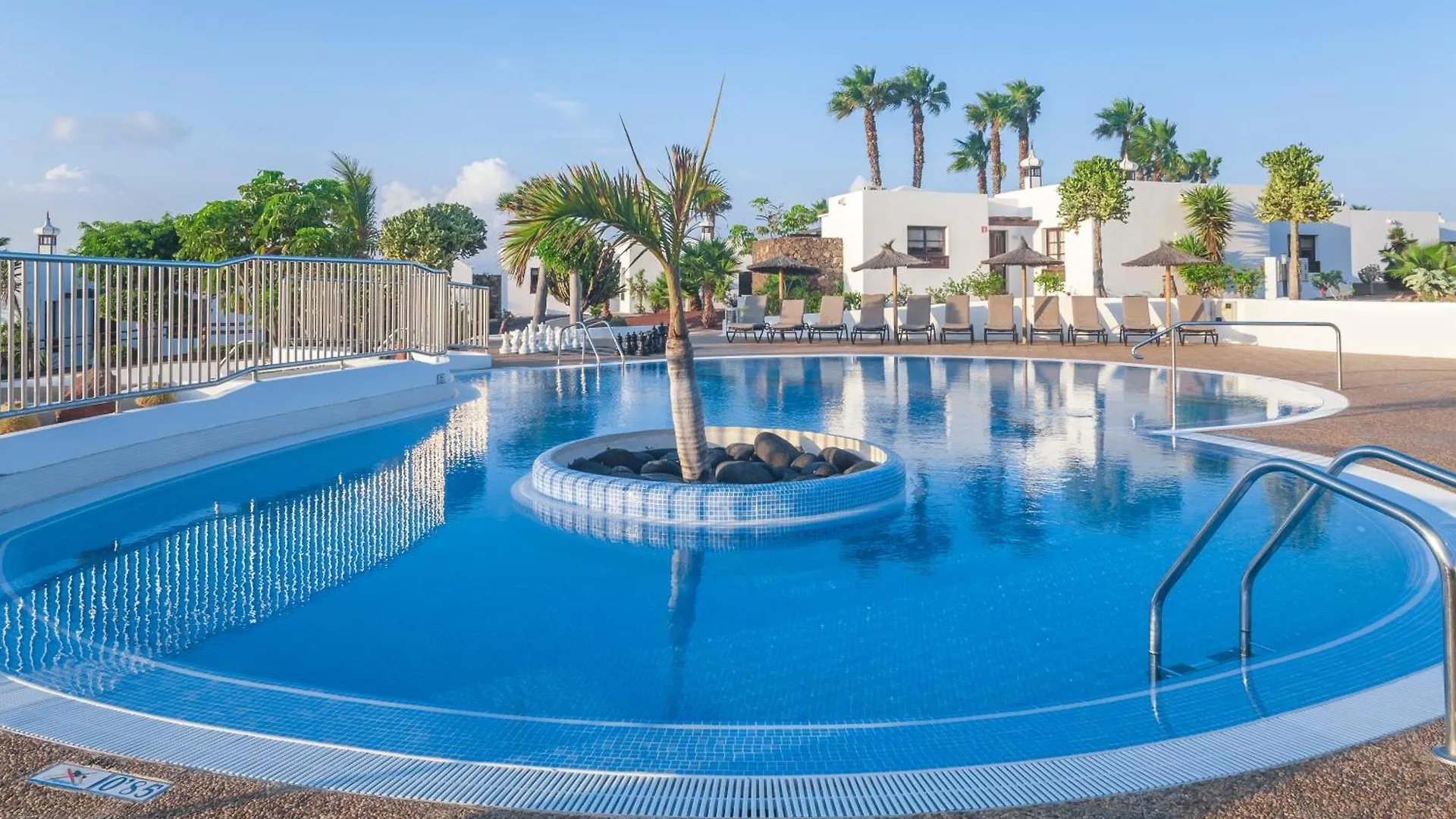 Aparthotel Jardines Del Sol Playa Blanca  Playa Blanca (Lanzarote)