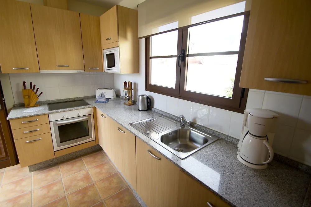 Aparthotel Jardines Del Sol Playa Blanca  4*, Playa Blanca (Lanzarote) Španělsko