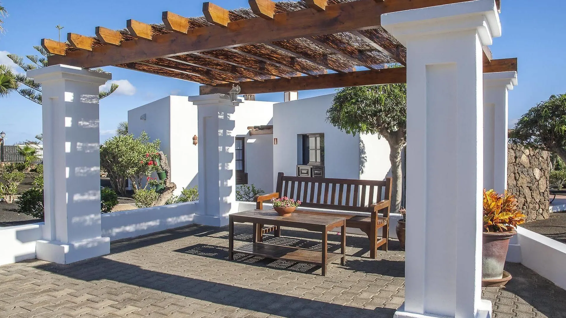 Jardines Del Sol Aparthotel Playa Blanca  4*, Playa Blanca (Lanzarote) Spain
